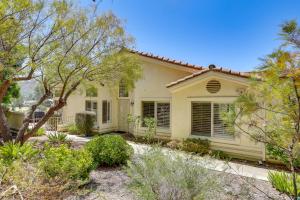 Κήπος έξω από το Escondido Townhome with Gas Grill and Golf Acess!
