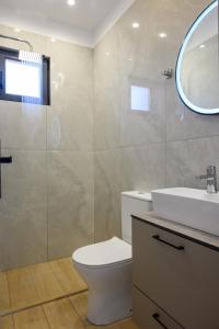 Ванная комната в Almyriki Villas