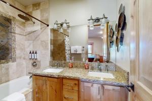 Phòng tắm tại High Meadows Gem +18 ảnh