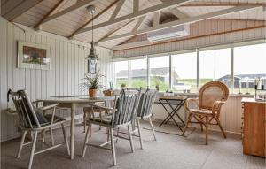 Φωτογραφία από το άλμπουμ του Beautiful Home In Ulfborg With Kitchen σε Ulfborg