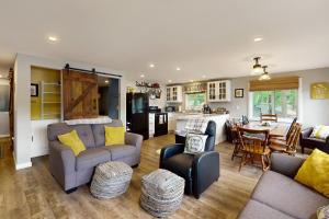 Η κουζίνα ή μικρή κουζίνα στο Rockview Road Retreat