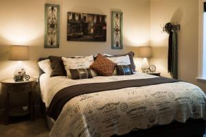 Gallery image of Snuggle Down Inn 1BR In Law Basement Suite in Heber City +33 photos