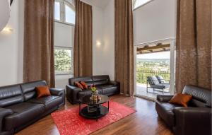 Istumisnurk majutusasutuses 4 Bedroom Beautiful Home In Opatija