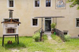 Ansitz Baumannhof Apt Mitte外面的花园