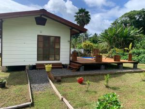 Zahrada ubytování Fare lei , bungalow en toute simplicité