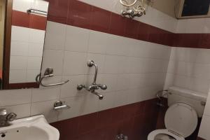 Koupelna v ubytování Hotel Rang Mahal Near Jaipur International Airport