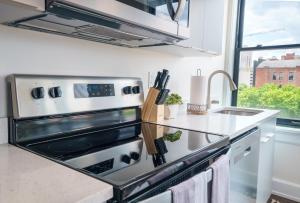 A cozinha ou cozinha compacta de The Standard Downtown Columbus