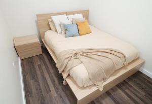 Cama ou camas em um quarto em The Standard Downtown Columbus