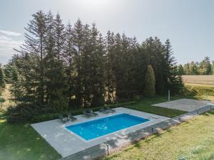 Basen w obiekcie Biały Domek lub w pobliżu