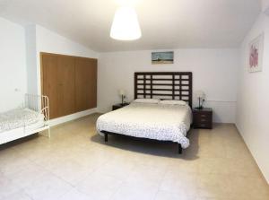Fotografie z fotogalerie ubytování Cómoda e íntima Villa con piscina pricvada. 4 suites + 4 hab. + 2 baños v destinaci Lloret de Mar