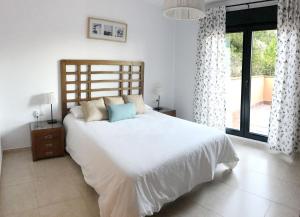 Fotografie z fotogalerie ubytování Cómoda e íntima Villa con piscina pricvada. 4 suites + 4 hab. + 2 baños v destinaci Lloret de Mar