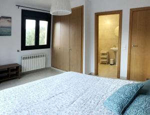 Fotografie z fotogalerie ubytování Cómoda e íntima Villa con piscina pricvada. 4 suites + 4 hab. + 2 baños v destinaci Lloret de Mar
