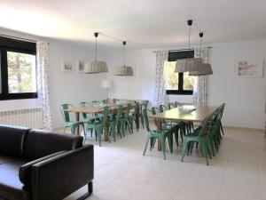 Fotografie z fotogalerie ubytování Cómoda e íntima Villa con piscina pricvada. 4 suites + 4 hab. + 2 baños v destinaci Lloret de Mar