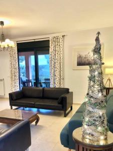 Fotografie z fotogalerie ubytování Cómoda e íntima Villa con piscina pricvada. 4 suites + 4 hab. + 2 baños v destinaci Lloret de Mar