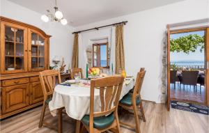 Fotografia z galérie ubytovania 3 Bedroom Cozy Home In Moscenicka Draga v destinácii Sveti Anton