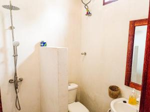 Bilik mandi di Tropical Beach Studios