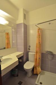 Mavroforos Hotel tesisinde bir banyo