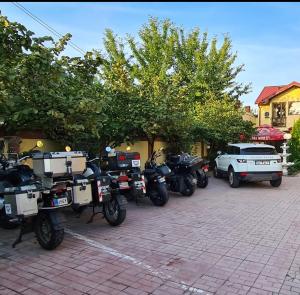 Fotografie z fotogalerie ubytování Hotel SYM v destinaci Ploješť + 4 fotografie