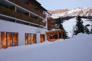 Alpine Hotel Ciasa Lara talvel
