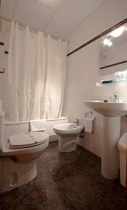 Koupelna v ubytování Hotel Los Bartolos