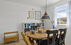 Φωτογραφία από το άλμπουμ του Nice Home In Rønne With Kitchen σε Ronne