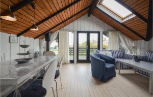 Χώρος καθιστικού στο 3 Bedroom Lovely Home In Hejls