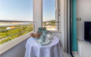 Balkón nebo terasa v ubytování 1 Bedroom Cozy Apartment In Jadranovo