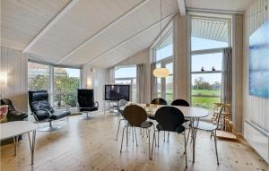 Гостиная зона в Holiday Home Marielyst Strandpark Dnmk Ii