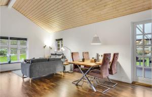Fotografie z fotogalerie ubytování Cozy Home In Ballerup With Kitchen v destinaci Ballerup