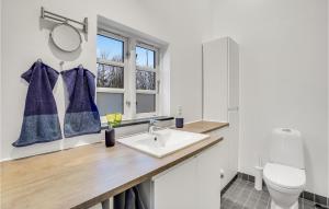 Fotografie z fotogalerie ubytování Cozy Home In Ballerup With Kitchen v destinaci Ballerup