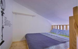 Posteľ alebo postele v izbe v ubytovaní Amazing Apartment In Pula With Kitchen + 11 fotografií