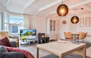 TV a/nebo společenská místnost v ubytování Holiday Home Bjerregårdsvej Vi