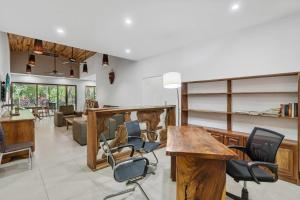 波特雷羅的住宿－3-BD Home Shared Pool 1 Block from Beach，相簿中的一張相片