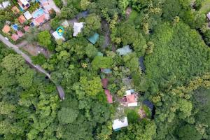 3-BD Home Shared Pool 1 Block from Beach鳥瞰圖
