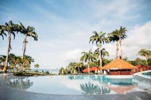 Bazen v nastanitvi oz. blizu nastanitve News CleEnMain-Studio Babzou plus cadeau - Vue mer-Piscine-Jacuzzi-Plage-Bar