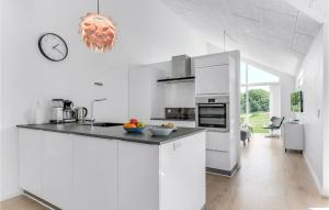 Η κουζίνα ή μικρή κουζίνα στο Stunning Home In Haderslev With Sauna +33 φωτογραφίες