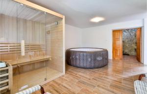 Fotografie z fotogalerie ubytování 3 Bedroom Nice Home In Rukljevina v destinaci Gornja Poljana
