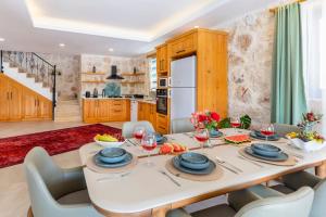 Kuchyň nebo kuchyňský kout v ubytování Villa Vita Kaş - Lüx Villa