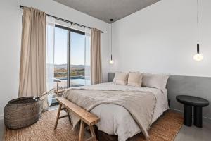 Postel nebo postele na pokoji v ubytování Revolve House By The Cohost Company + 88 fotografií