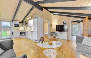 Η κουζίνα ή μικρή κουζίνα στο Holiday Home Brombærvej Tarm Xii