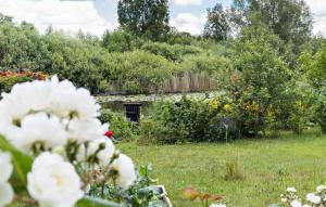 Beautiful Home In Slangerup With Wifi外面的花园