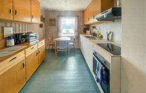 Gallery image of 4 Bedroom Stunning Home In Lyngdal in Lyngdal