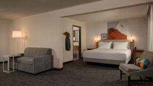 Spark By Hilton Houston Bush Intercontinental Airport客房内的一张或多张床位