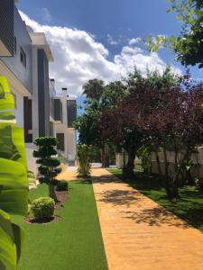 Vonkajšia záhrada v ubytovaní Denia Mar Apartment - Mar Baltic 5