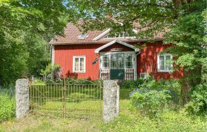 Zahrada ubytování Amazing Home In Sävsjö With Wifi