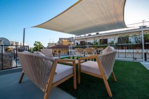 Balkón alebo terasa v ubytovaní Live Life Plaka Apartment