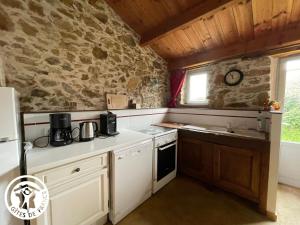Gallery image of Gîte charmant avec jardin clos, proche attractions, 2 chambres, Wifi, parking, calme assuré - FR-1-426-138 in Le Tablier