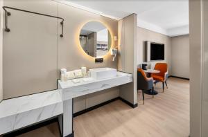 Postel nebo postele na pokoji v ubytování Ly New York Hotel + 28 fotografií