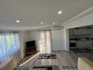 Η κουζίνα ή μικρή κουζίνα στο Sun All Day