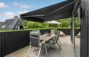 Patio nebo venkovní prostory v ubytování 2 Bedroom Cozy Home In Farsø + 9 fotografií
